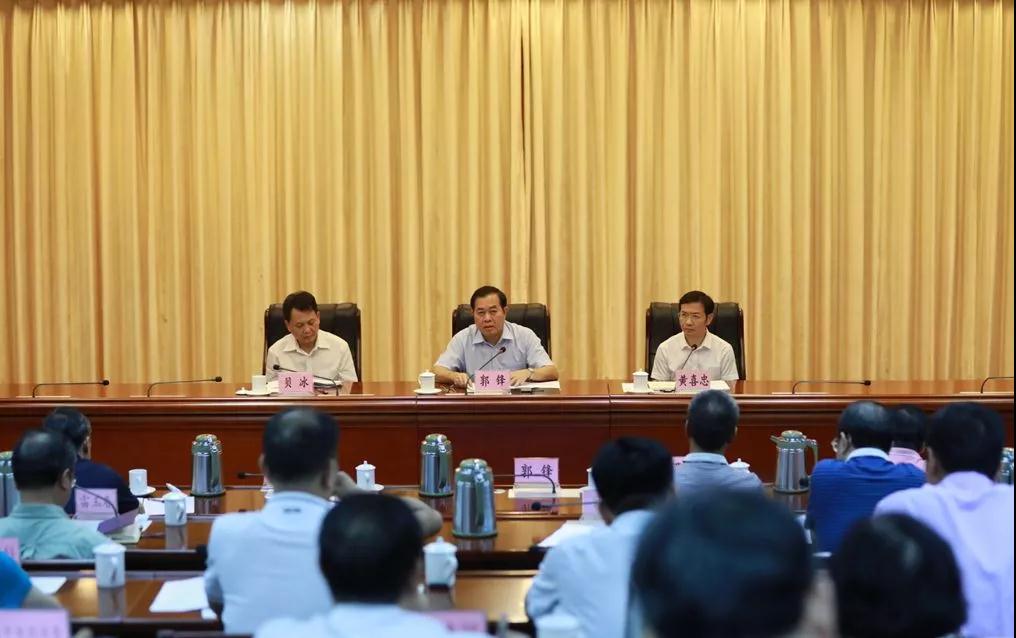 市委书记、市扫黑除恶专项斗争领导小组郭锋发表讲话。清远日报记者 吴明 摄