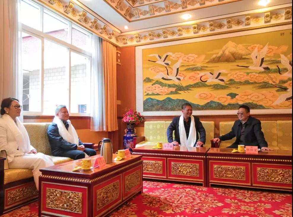 考察团与广东援川干部工作队座谈交流