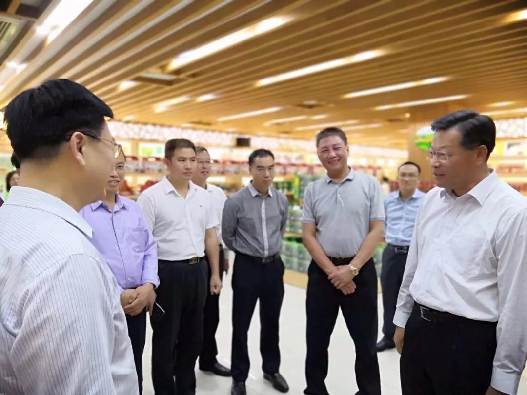 省政协党组副书记、副主席林雄在英德调研。 (2)