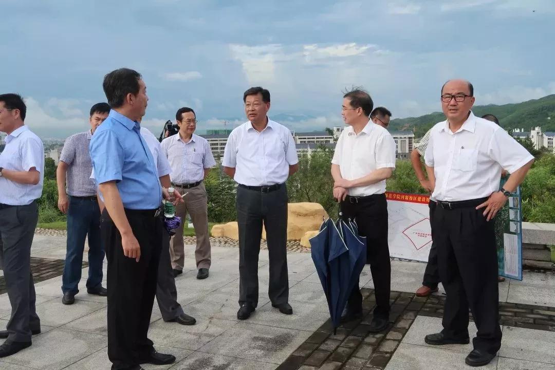 视察广技师河源校区建设情况