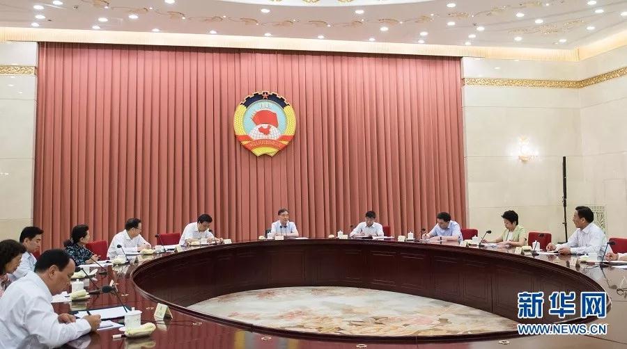 近日,中共中央政治局常委、全国政协主席汪洋在北京主持召开部分省区市政协主要负责同志座谈会,听取开展习近平总书记关于加强和改进人民政协工作的重要思想学习研讨活动情况汇报。 新华社记者 翟健岚 摄