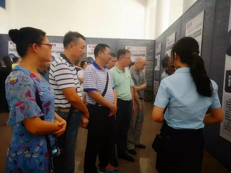 市政协组织机关工作人员开展廉政警示教育 (2)