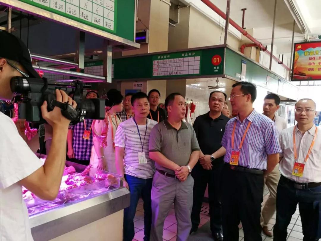 梁积福率市政协视察团开展创文专题视察 (2)